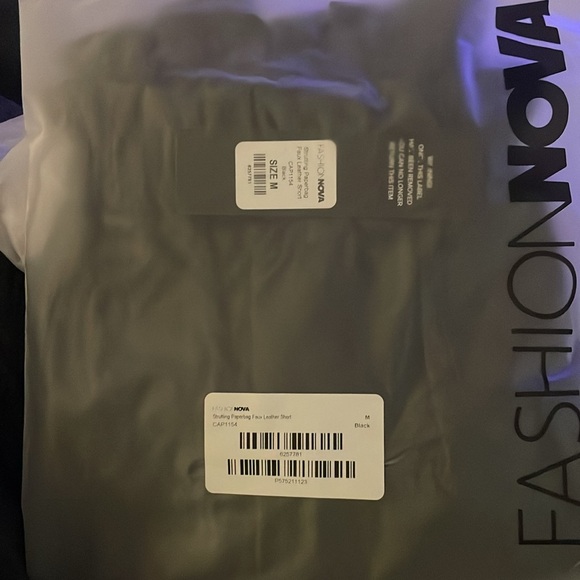 NWT Fashion nova strutting paper bag faux leather high waist cargo short… - Picture 5 of 5